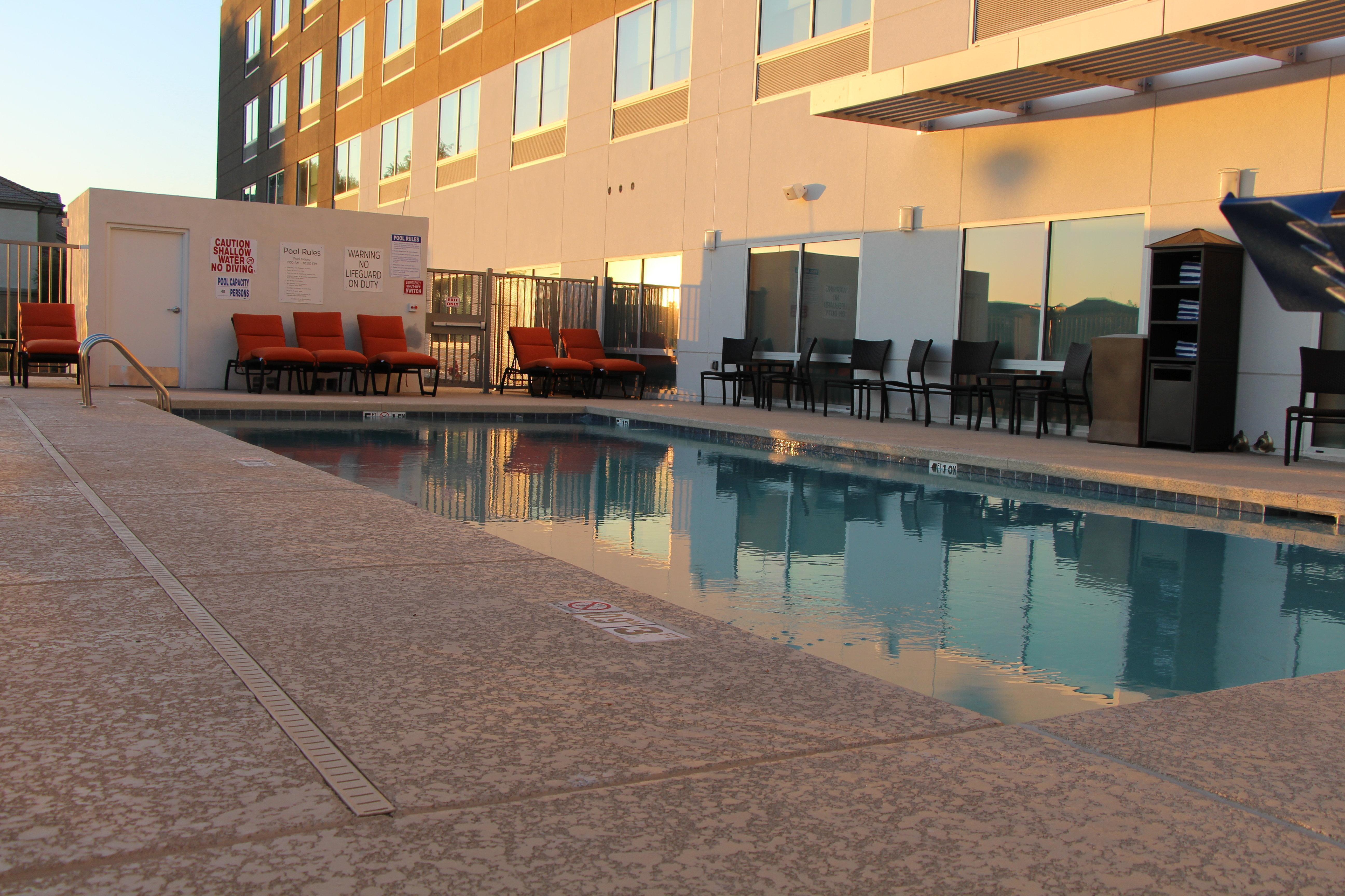 Holiday Inn Express & Suites - Phoenix - Airport North By Ihg Екстер'єр фото